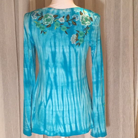 Top - Picture 2 of 2